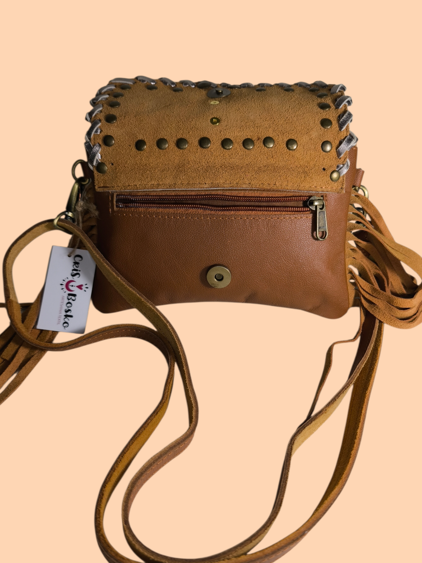 Bolso Artesanal con Piel Dorada y Flecos